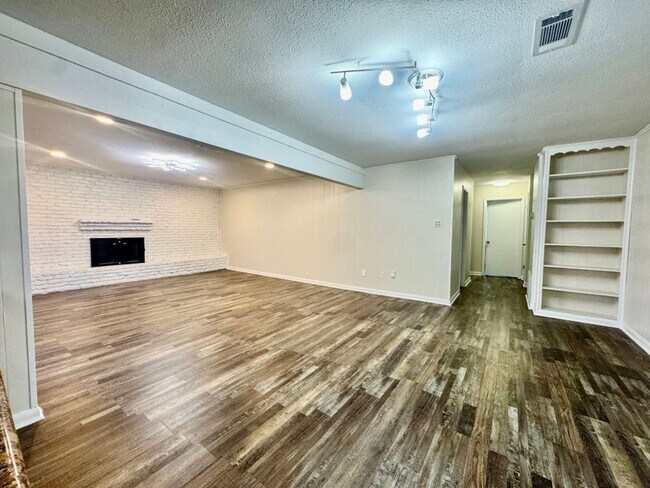 Foto del edificio - Now Available in Fort Bayou Estates – Spacious 3 Bedroom Home!