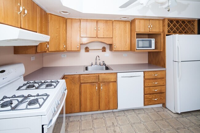 Foto del edificio - Todd Estates Home near UofD - COMING SOON