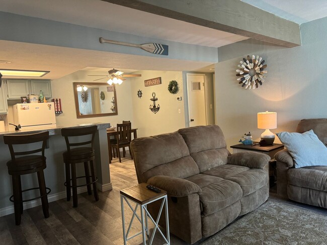 Foto del edificio - SHORT TERM WINTER RENTAL 1-BR Condo with P...