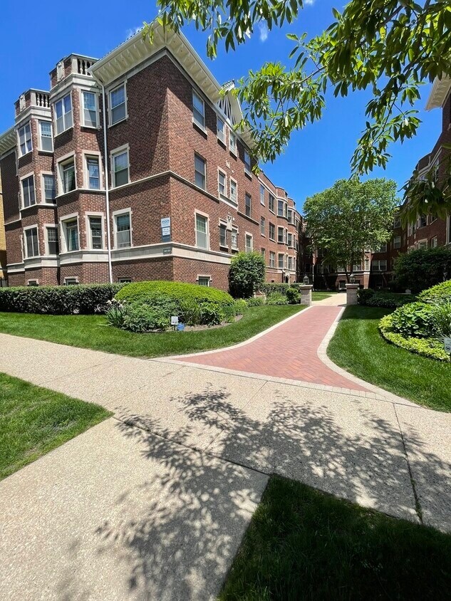 549 Hinman Ave Unit H1, Evanston, IL 60202 Condo for Rent in Evanston
