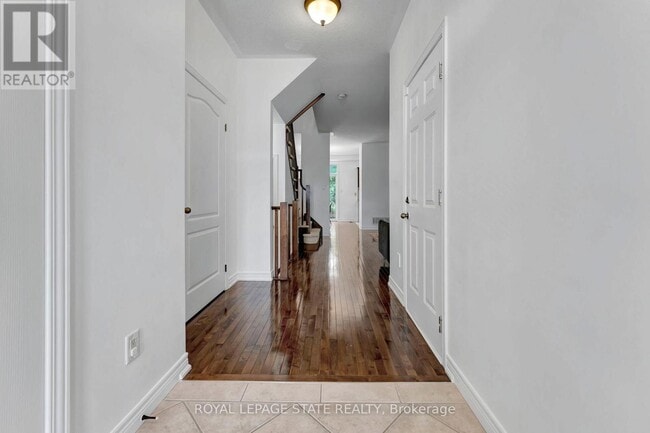 Building Photo - 400 Stonehenge Dr