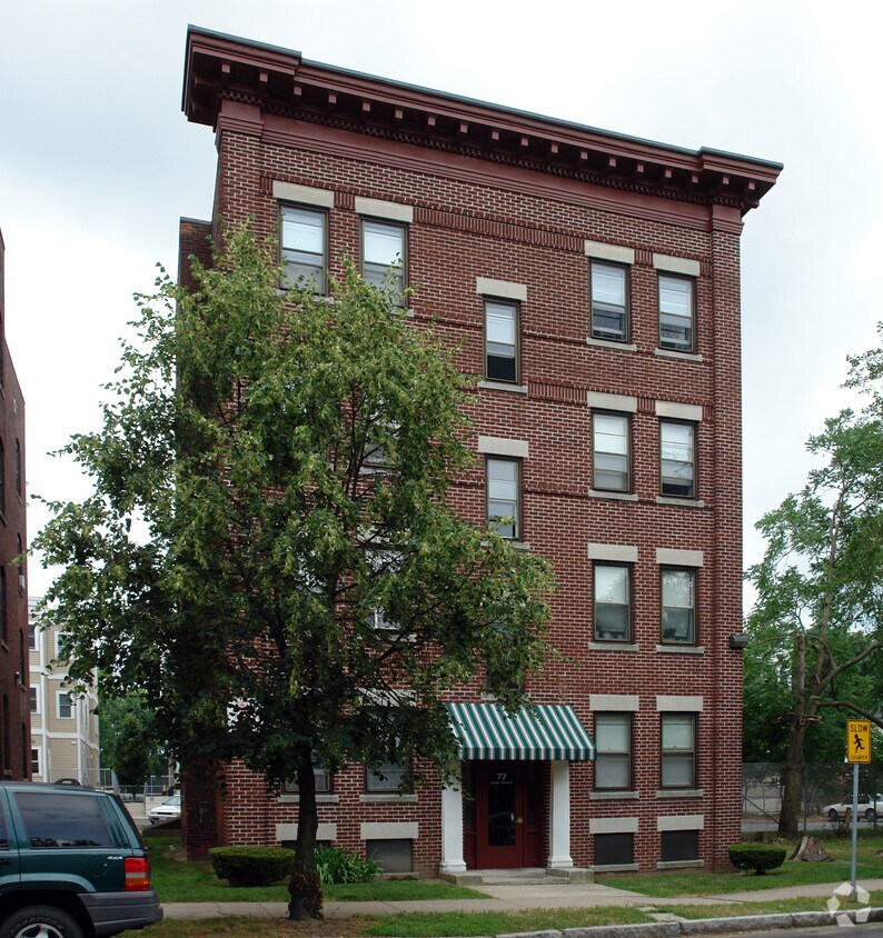 Building Photo - 77 Belle St