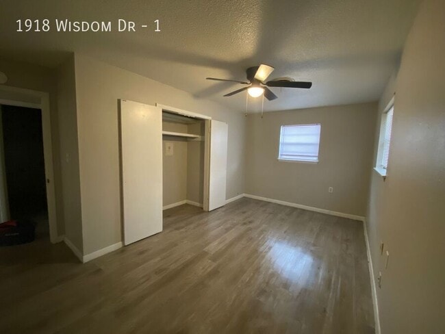 Foto del edificio - 1918 Wisdom Dr