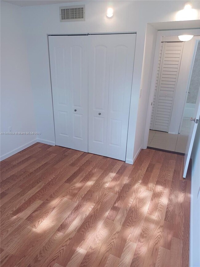 Building Photo - 15500 SW 80th St