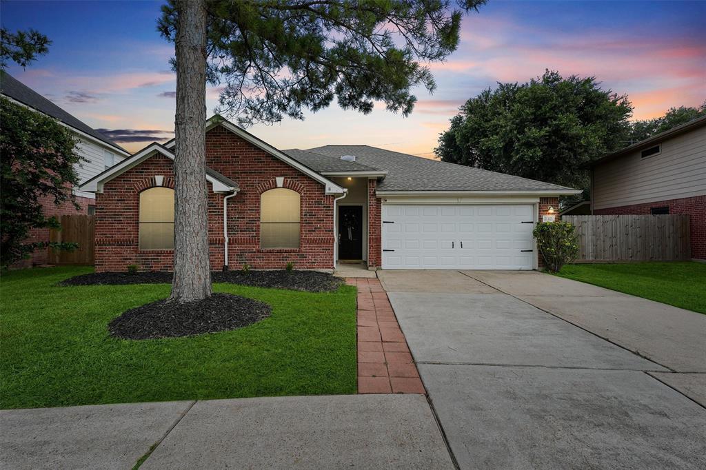 Foto principal - 21327 Hadrian Dr