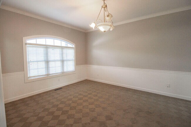 Building Photo - 4104 White Pine Ct