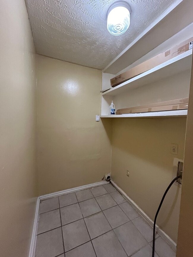 Foto del edificio - 1520 Cedar Pine Dr