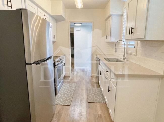 Foto del edificio - 3242 E Camelback Rd