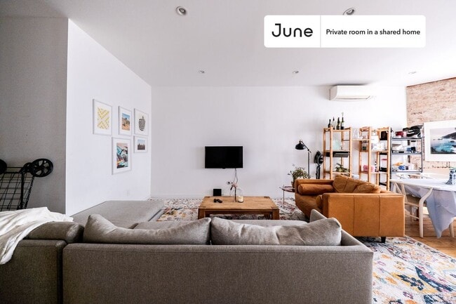 Foto del edificio - Room in Shared 2 bed/2 bath home