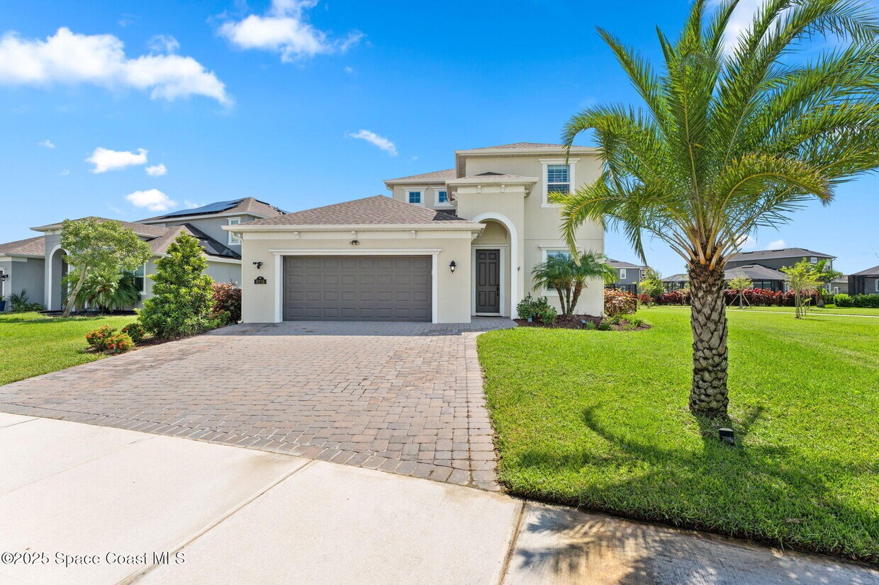 Foto principal - 8215 Millbrook Ave