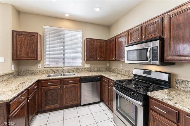 Kitchen - 10529 Angel Dreams Ave