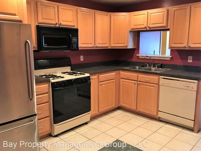 Building Photo - 2 br, 2.5 bath House - 1447 Boyle St