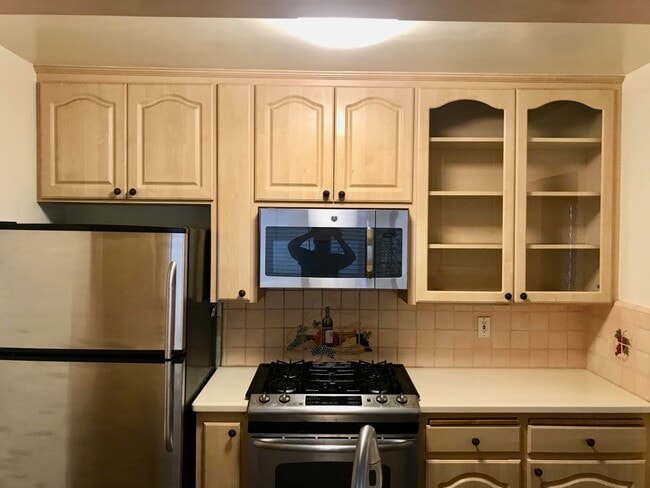 Kitchen - 445 27th St