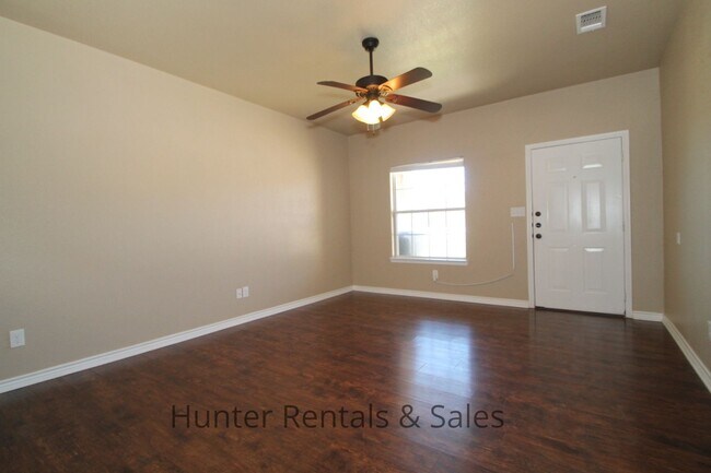 Building Photo - 1111 Grace Point Dr