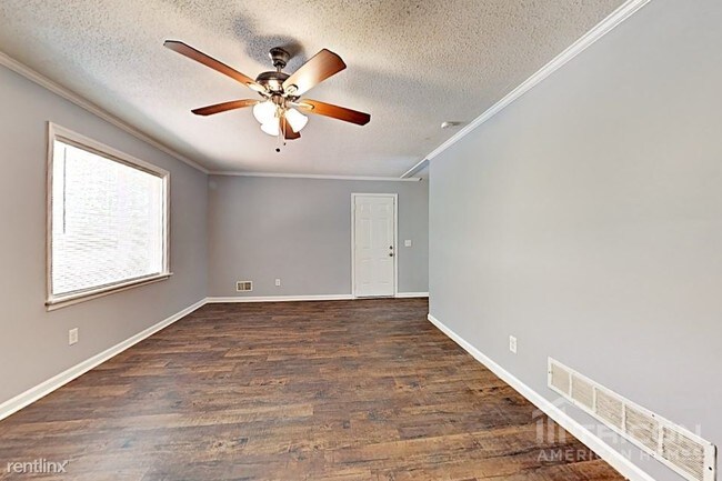 Building Photo - 303 Charwood Ln