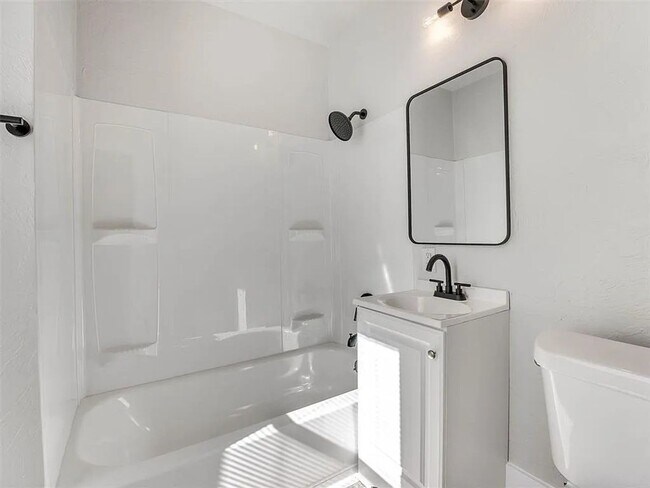 Foto del edificio - 2440 NW 16th St
