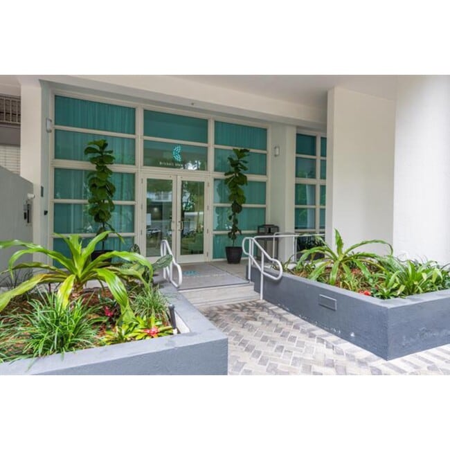 Foto del edificio - 1723 SW 23rd St