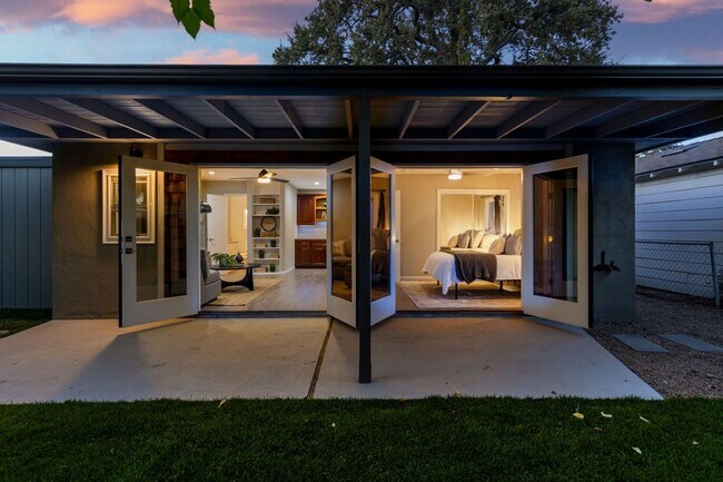 Foto del edificio - 915 E Matilija St