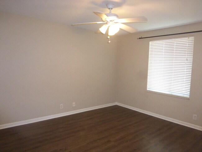 Bedroom - 2600 Hillsboro Pike