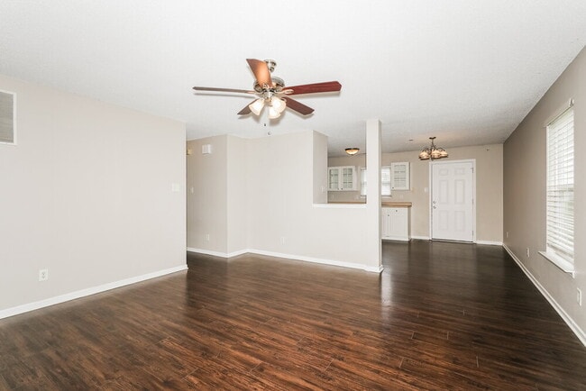 Building Photo - 6715 Everbloom Ln