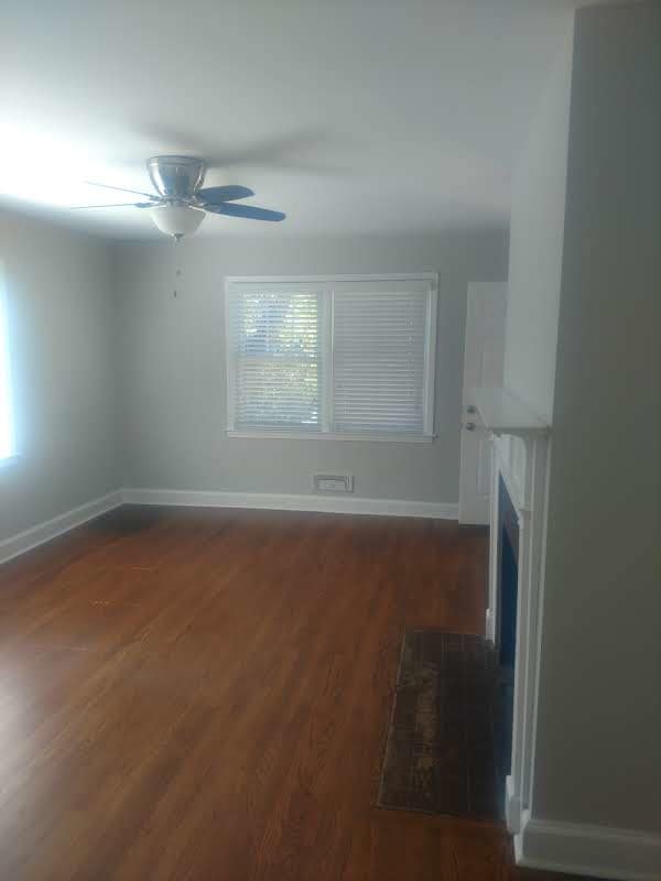 Photo - 477 Burlington Rd NE