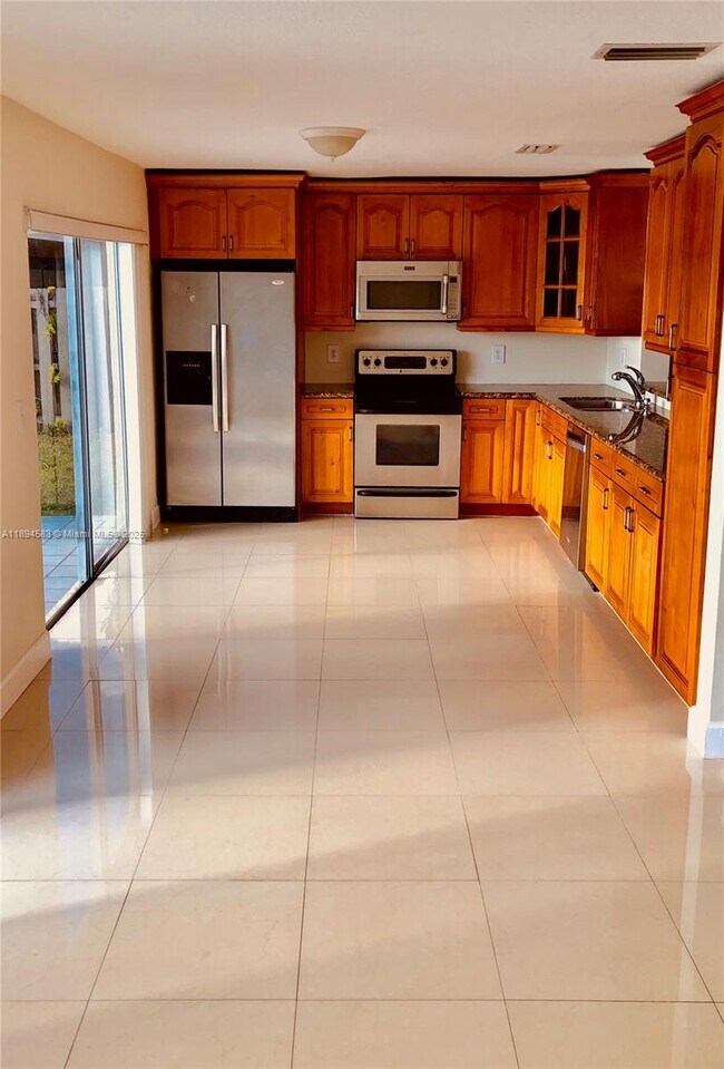 Foto del edificio - 1010 SW 99th Ave