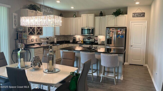 Foto del edificio - 4633 Academic Ln