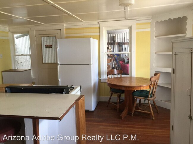 Foto del edificio - Studio, 1 bath House - 639 Center Ave.