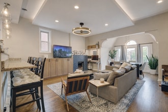 Building Photo - 1128 W Fullerton Ave