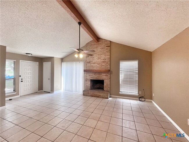 Building Photo - 521 Riverside Dr