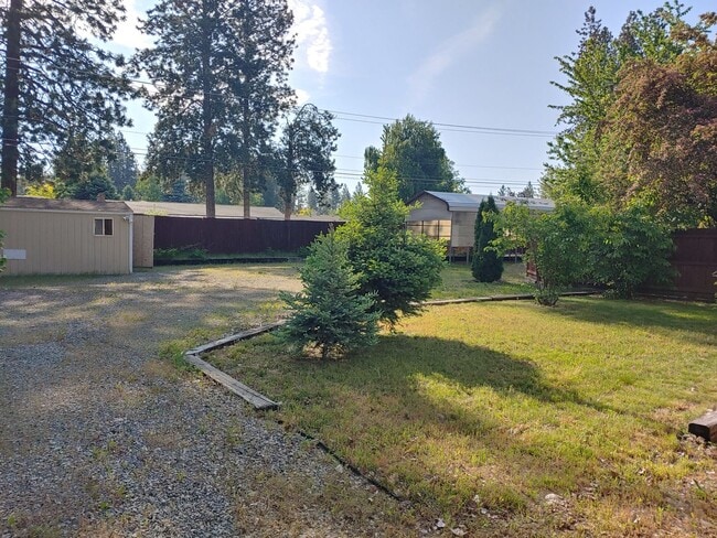 Building Photo - Totally Remodeled Large Duplex Convenientl...