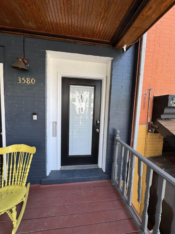 Foto del edificio - 3580 13th St NW