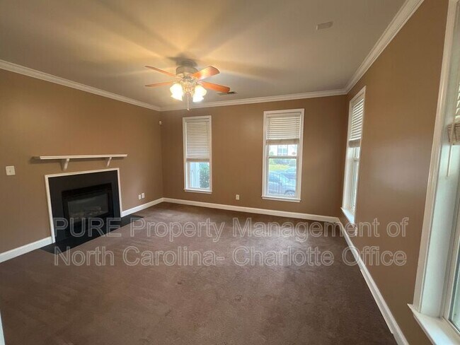 Building Photo - 18712 Ronceverte Dr