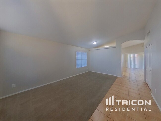Foto del edificio - 12209 W Edgemont Ave