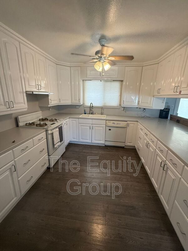 Building Photo - 473 W Deodar Ln