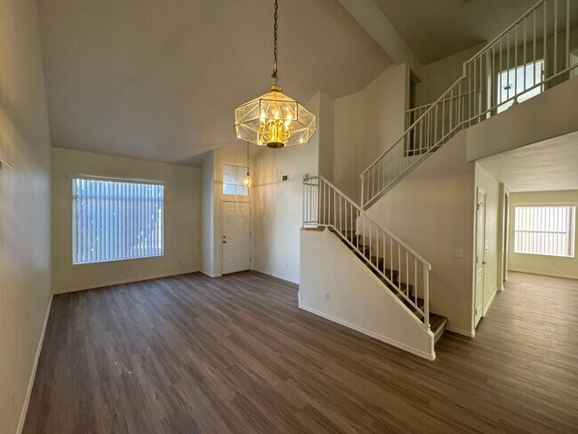 Foto del edificio - Chandler Home 3 bed - 2 1/2 bath with Loft...