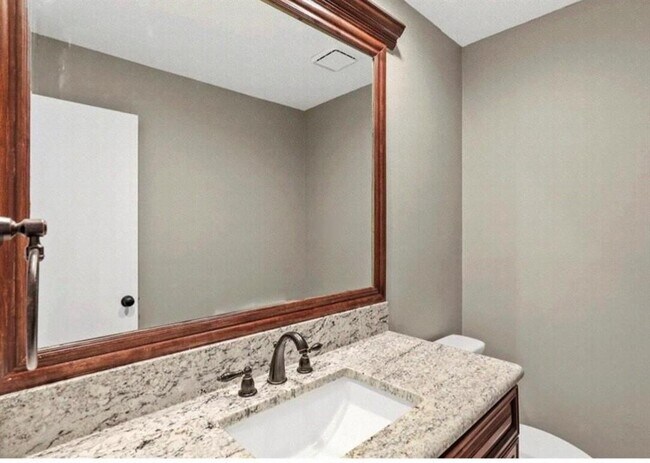 Foto del edificio - 5100 Verde Valley Ln
