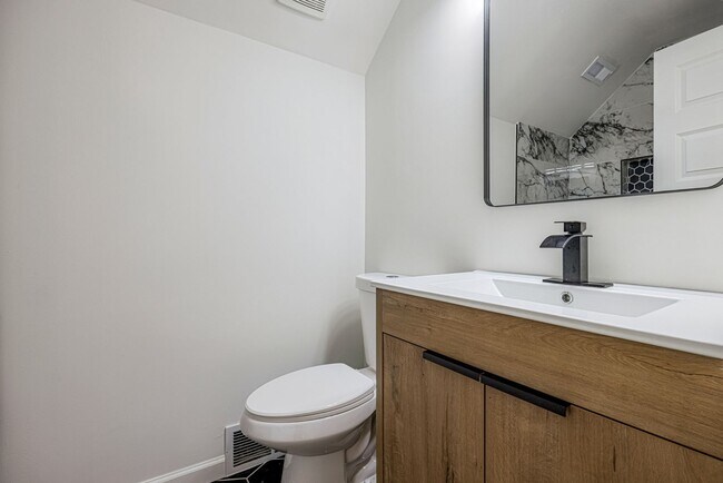 Foto del edificio - 3869 Cedar Path Dr