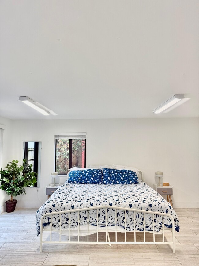 Photo - 2153 Shenandoah House