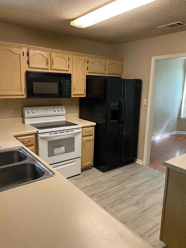 Building Photo - 3644 Carnes Ave