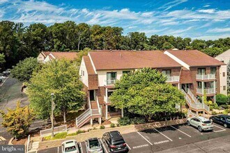 Building Photo - 6101 Hilltop Dr