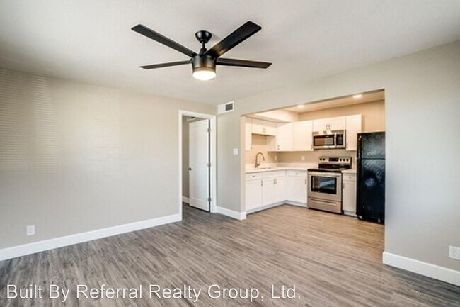 Building Photo - 603 S Bellview