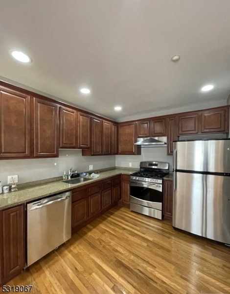 Building Photo - 237 Closter Dock Rd