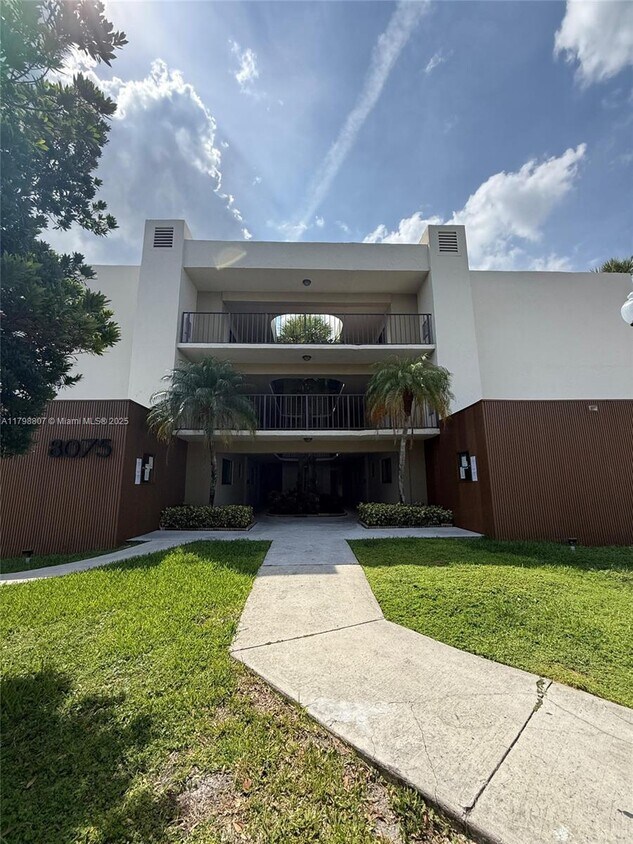 Primary Photo - 8075 SW 107th Ave