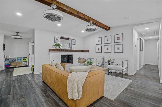 Foto del edificio - 324 Oakcrest Dr