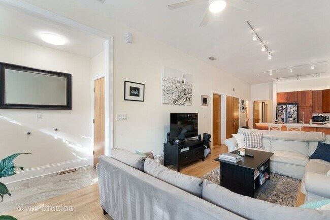 Foto del edificio - 1454 W Melrose St