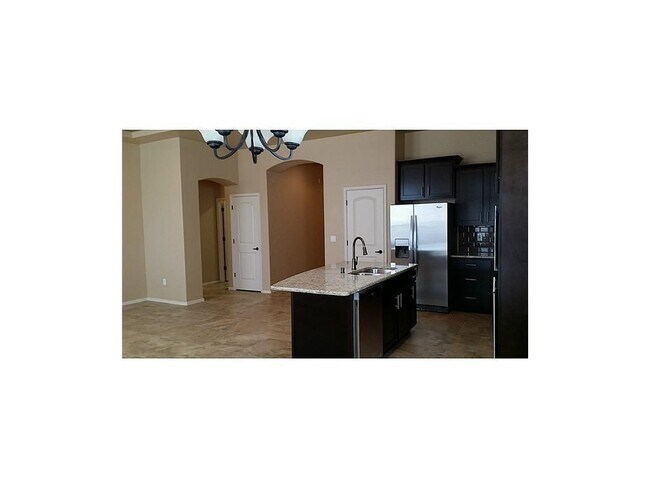 Building Photo - 5511 Grove Dr