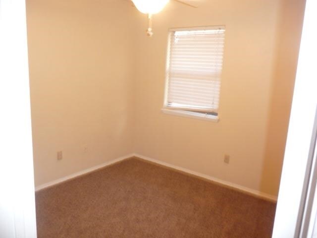 Foto del edificio - 114 SE Trenton Rd