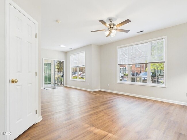 Foto del edificio - 2111 Kudrow Ln