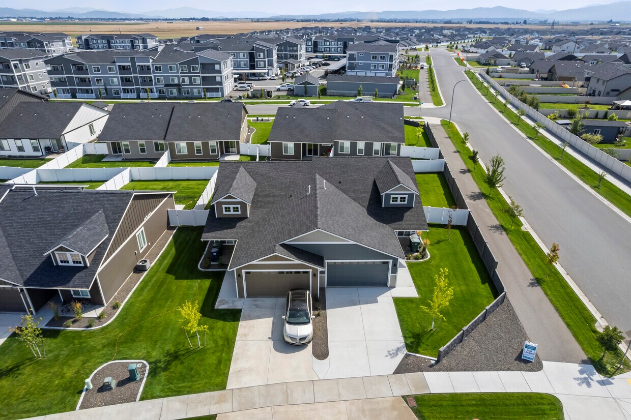 Primary Photo - Majestic Villas